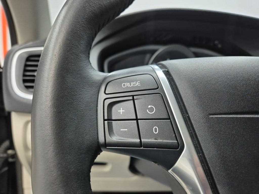 Volvo V40 2016 Azul - Importación desde Corea - HF Imports Iquique - Foto 16