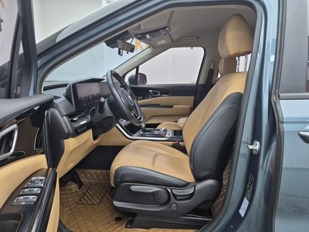 KIA Carnival - Vista 11