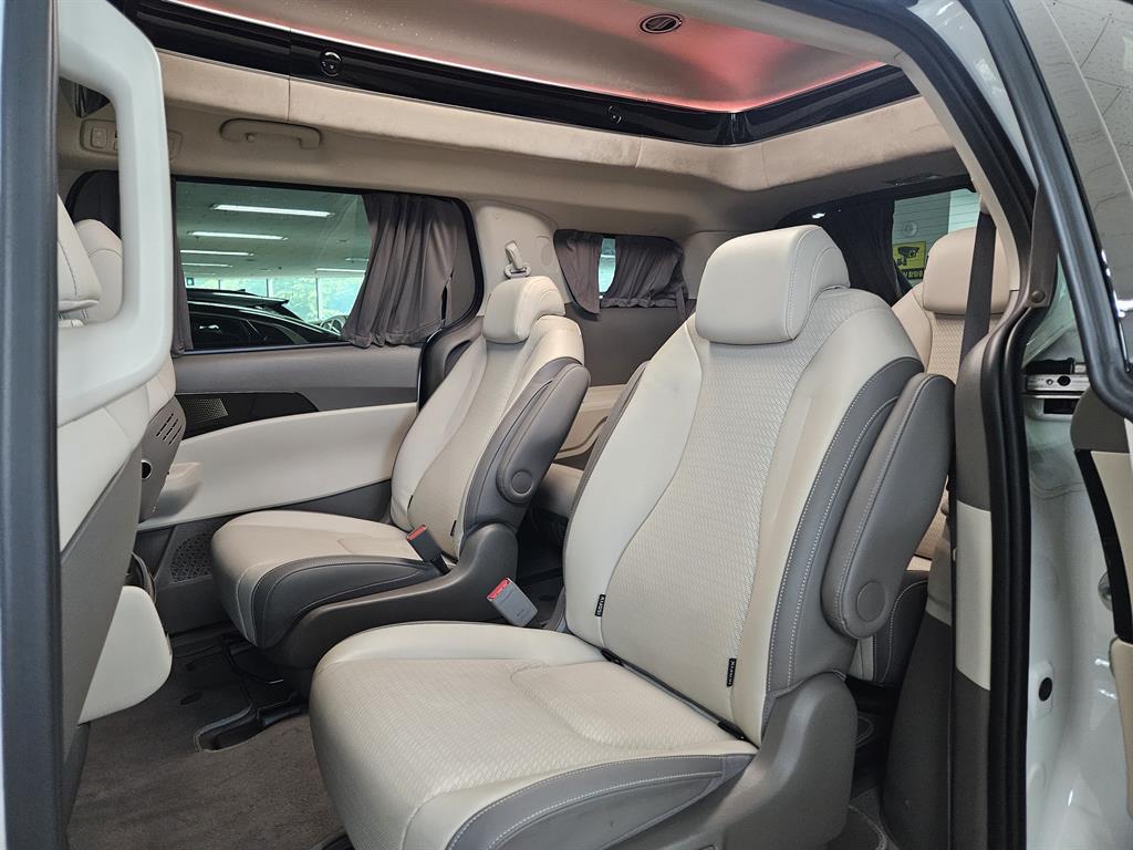 KIA Carnival - Vista 10