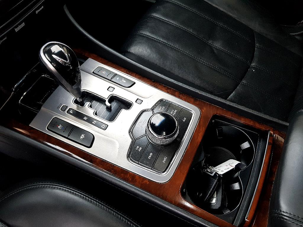 HYUNDAI Equus - Vista 11