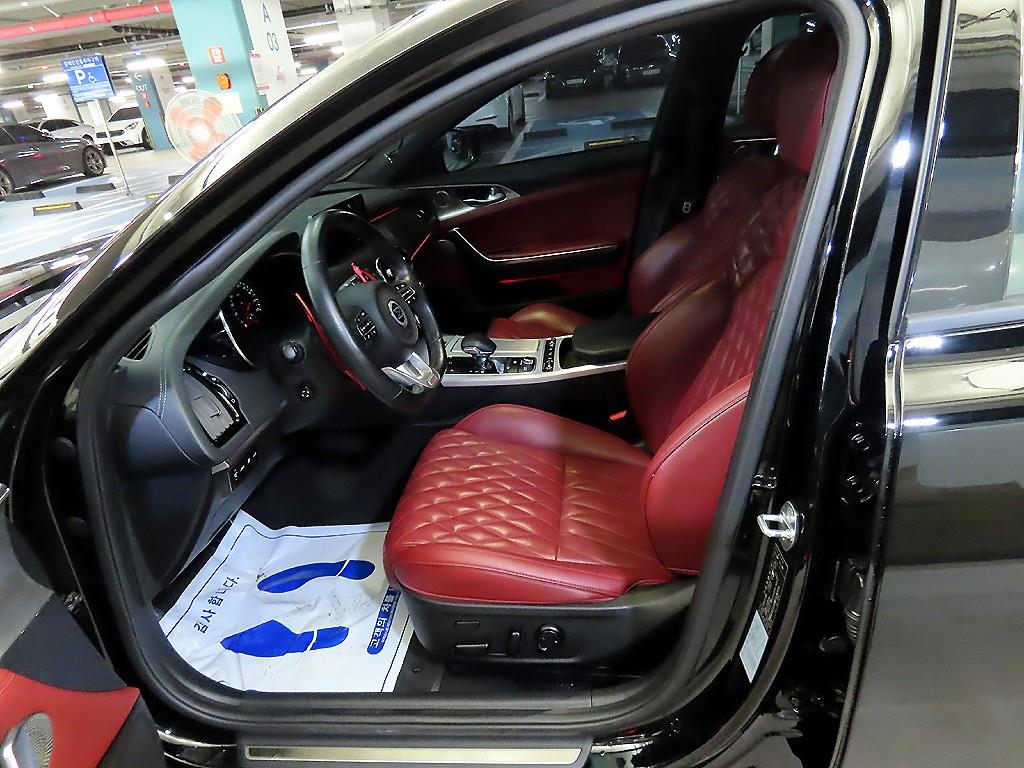 KIA Stinger - Vista 6