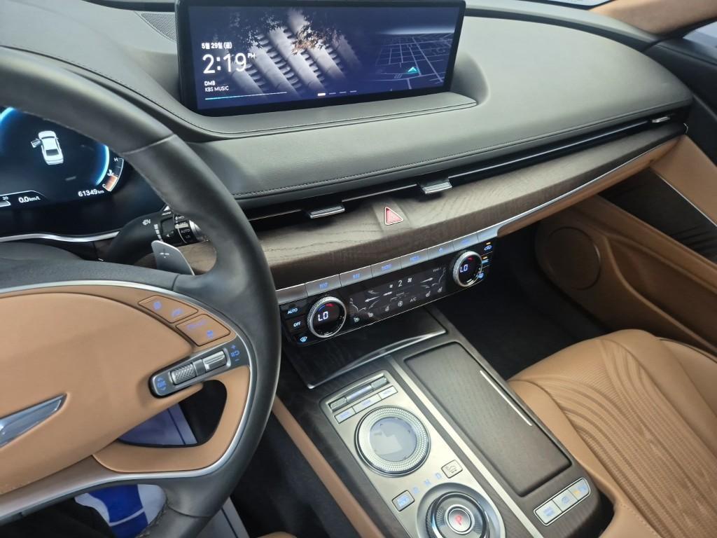 Genesis G80 - Vista 10