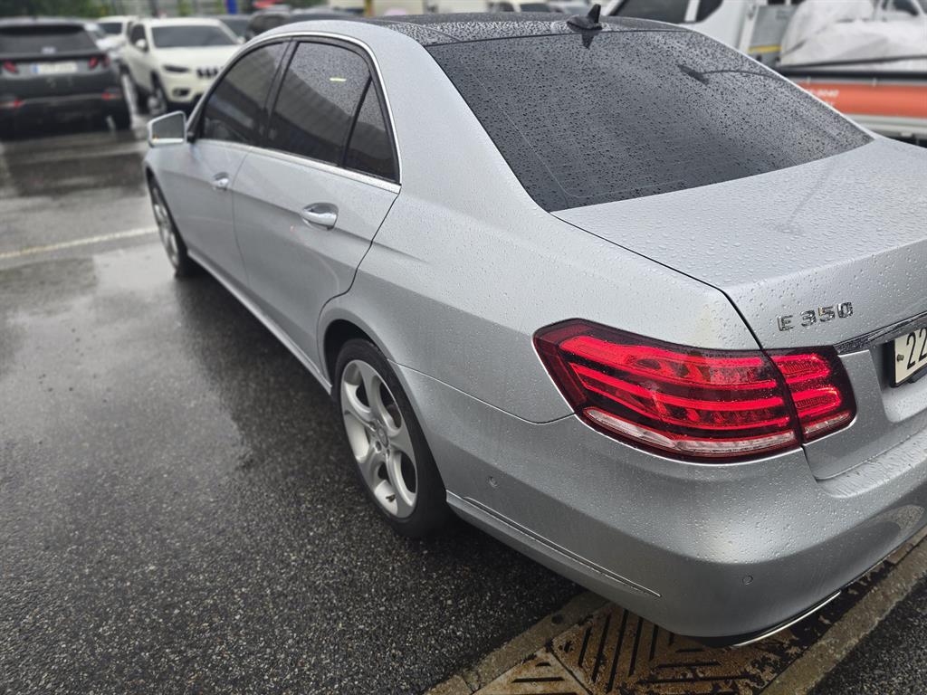 Mercedes Benz E class - Vista 4