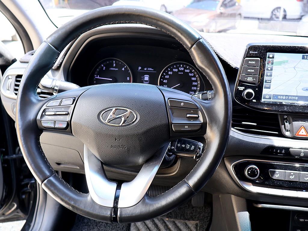 HYUNDAI i30 2018 Negro - Importación desde Corea - HF Imports Iquique - Foto 8