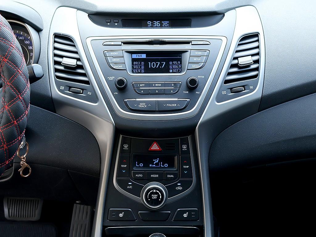 HYUNDAI Avante 2014 Blanco - Importación desde Corea - HF Imports Iquique - Foto 9
