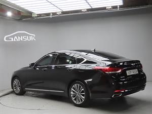 HYUNDAI Genesis - Vista 6