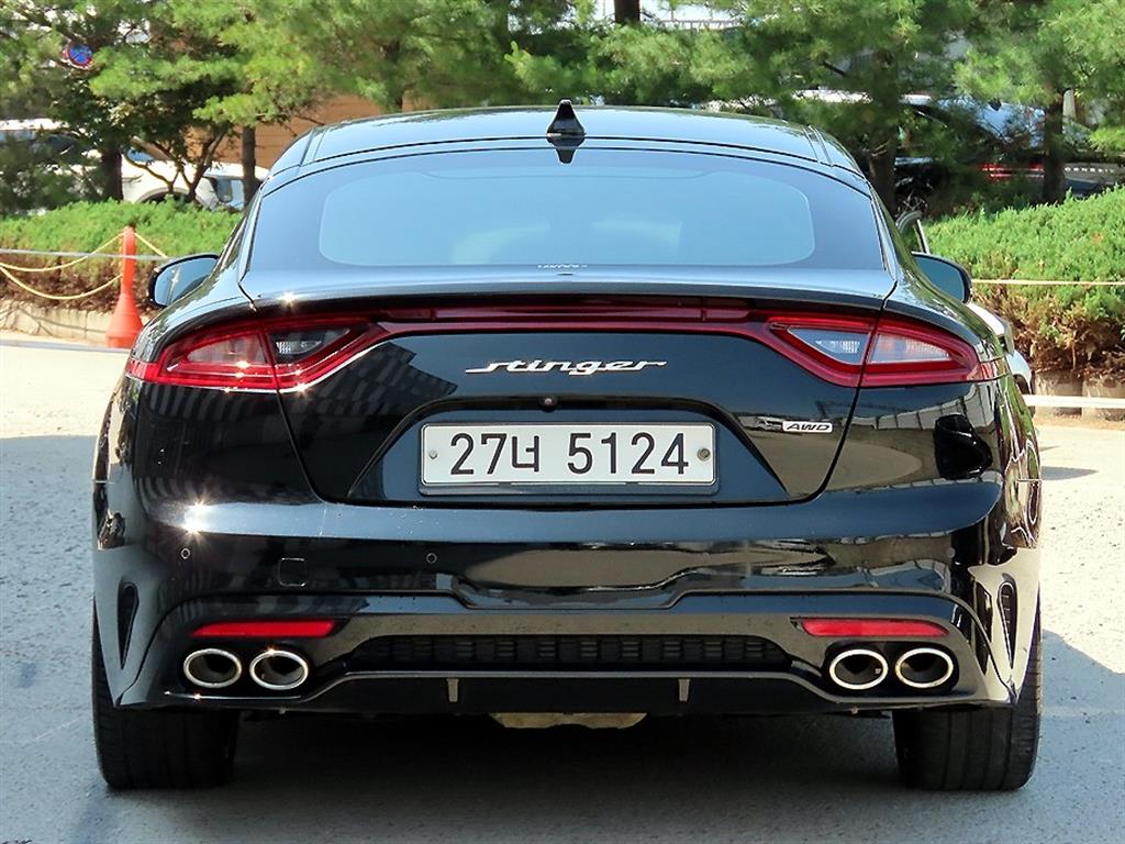 KIA Stinger - Vista 4