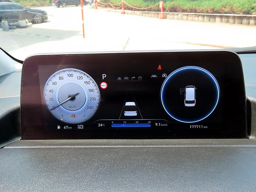 HYUNDAI Staria - Vista 10