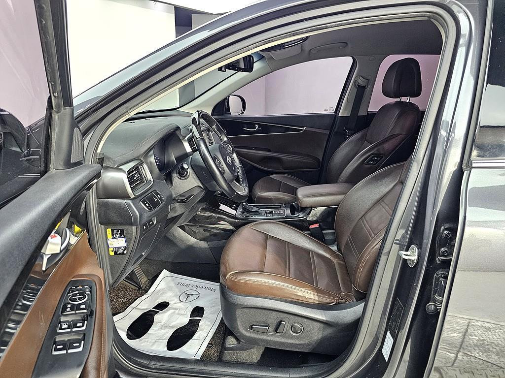 KIA Sorento - Vista 8