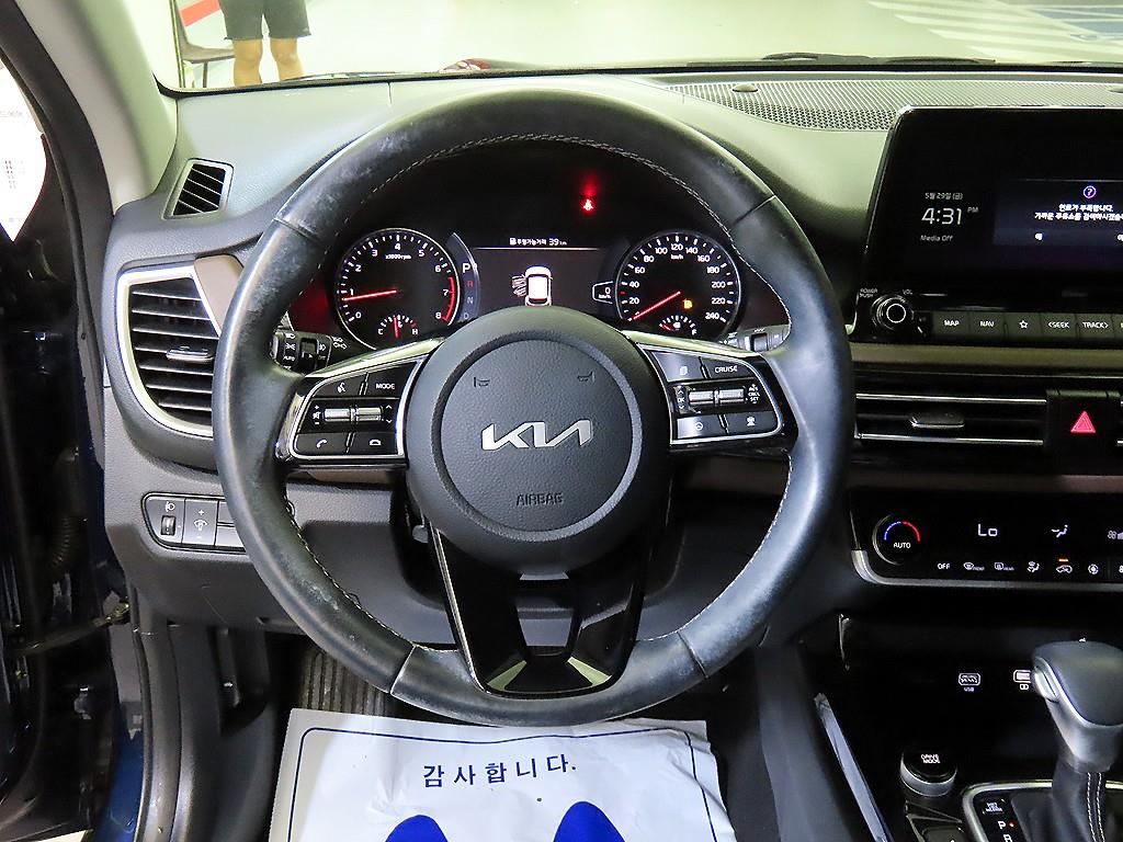 KIA Seltos - Vista 8