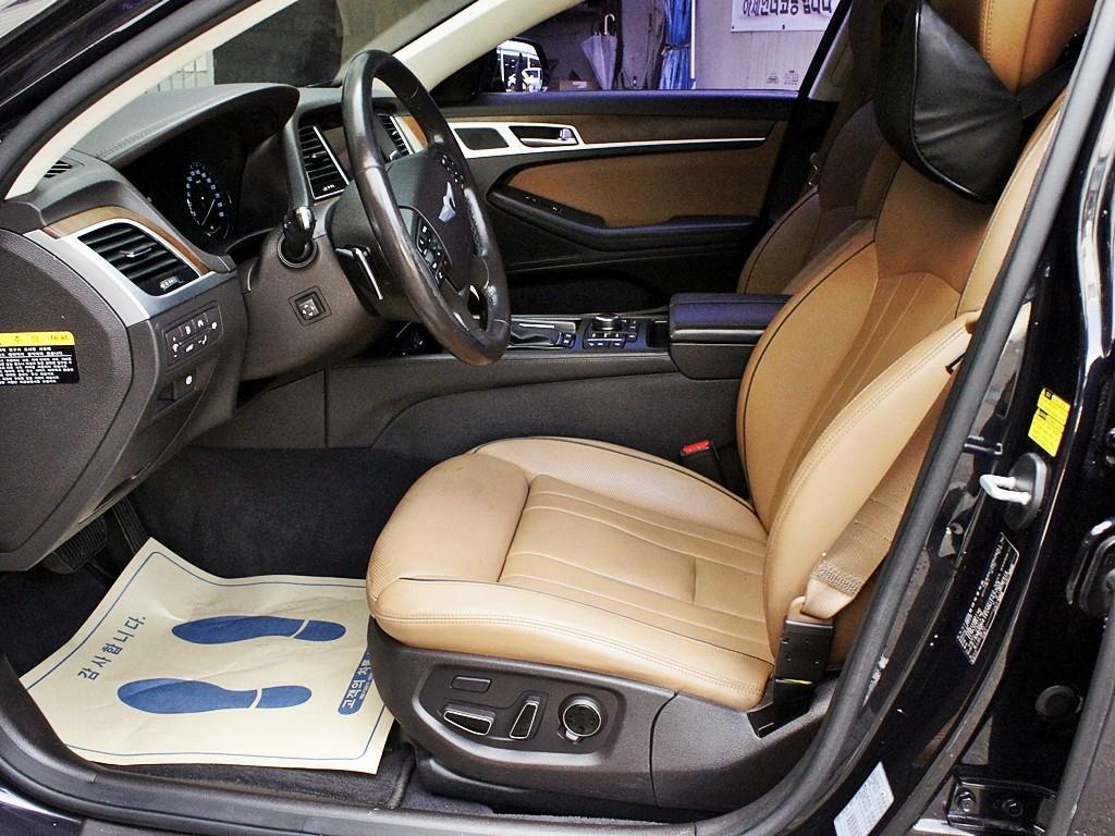 HYUNDAI Genesis - Vista 9