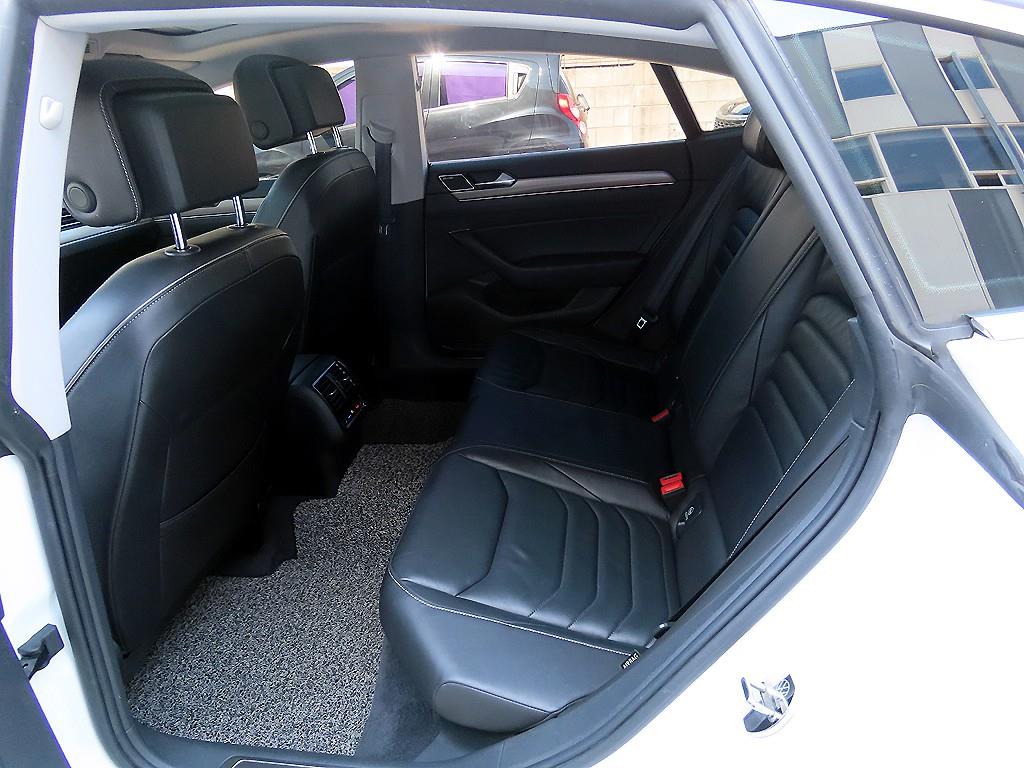 Volkswagen Arteon - Vista 6