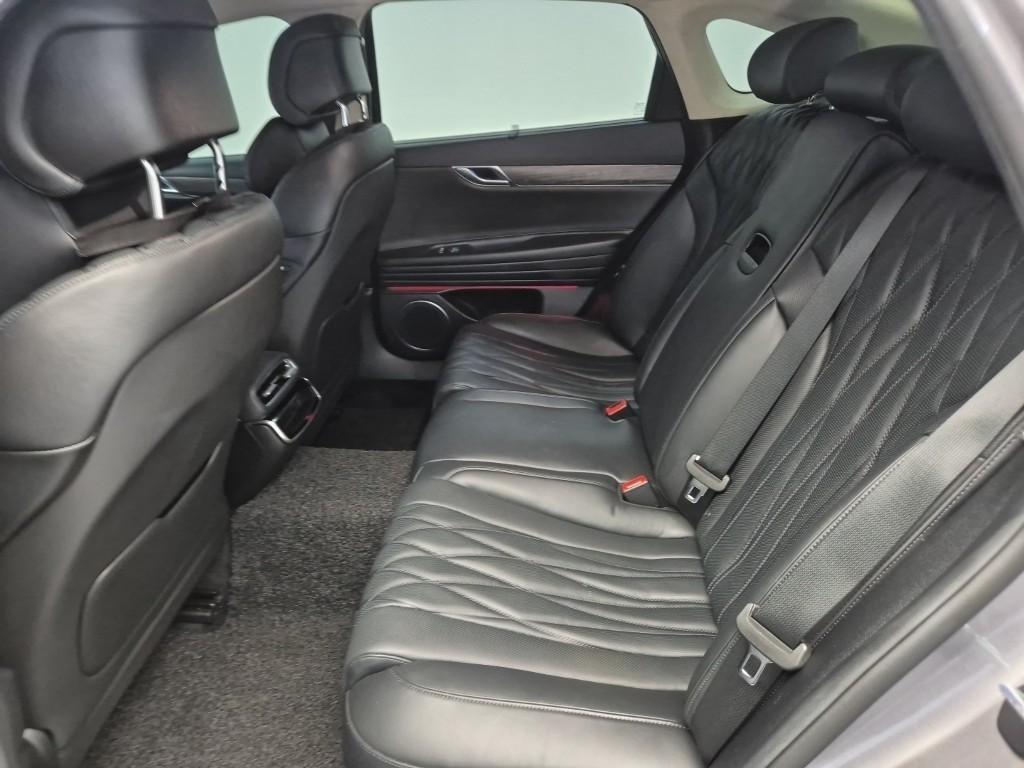 Genesis G80 - Vista 12