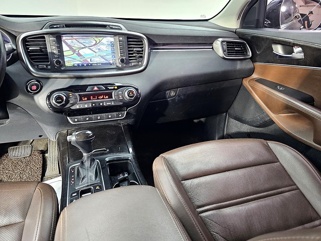 KIA Sorento - Vista 10