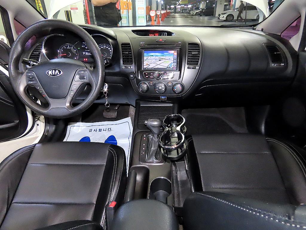 KIA K3 - Vista 10