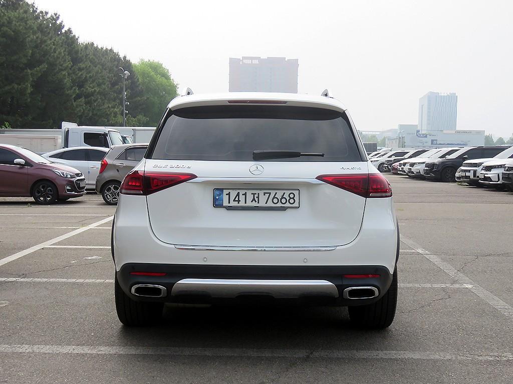 Mercedes Benz GLE Class - Vista 3