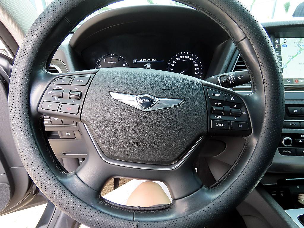 Genesis G80 - Vista 8