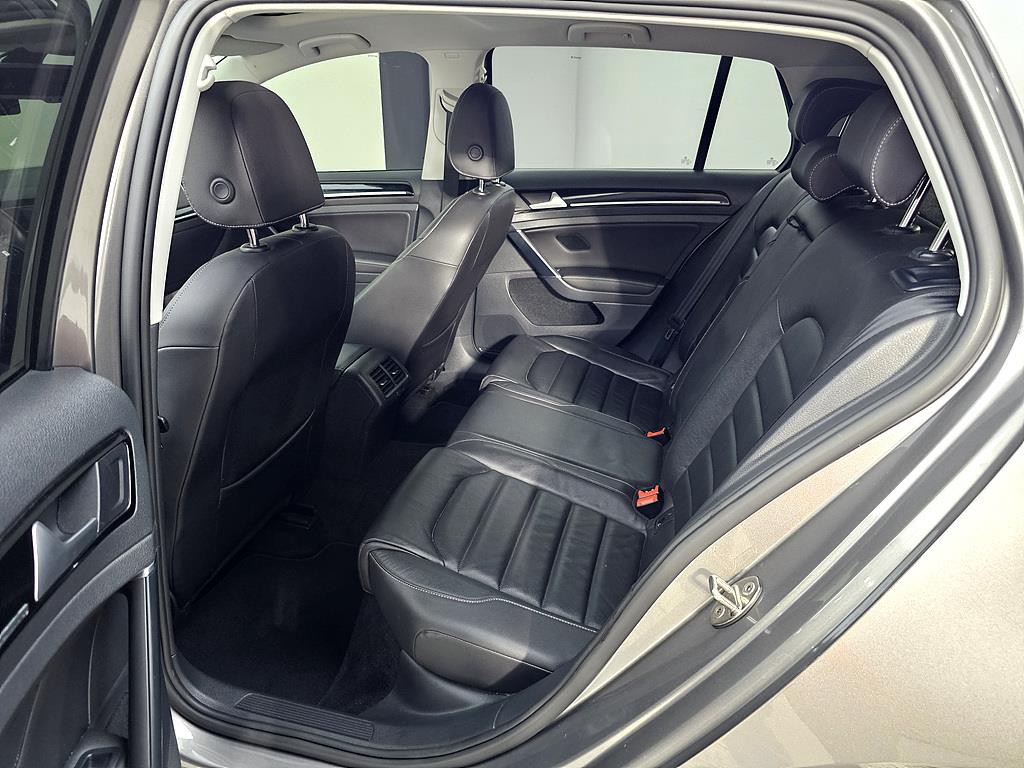 Volkswagen Golf - Vista 9