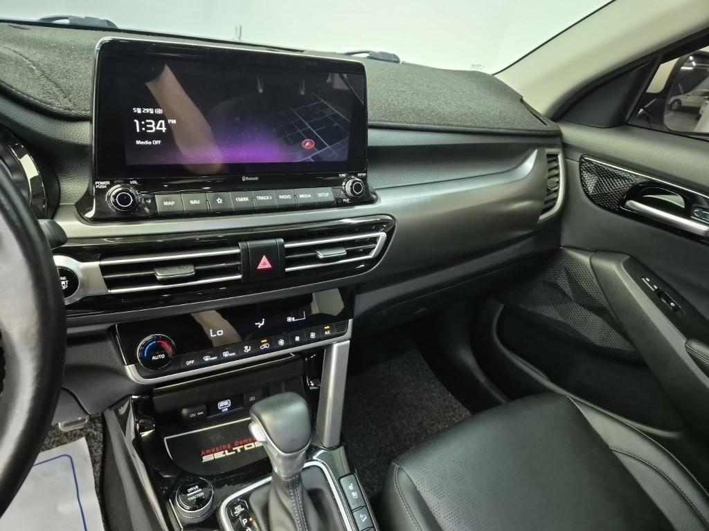 KIA Seltos - Vista 10