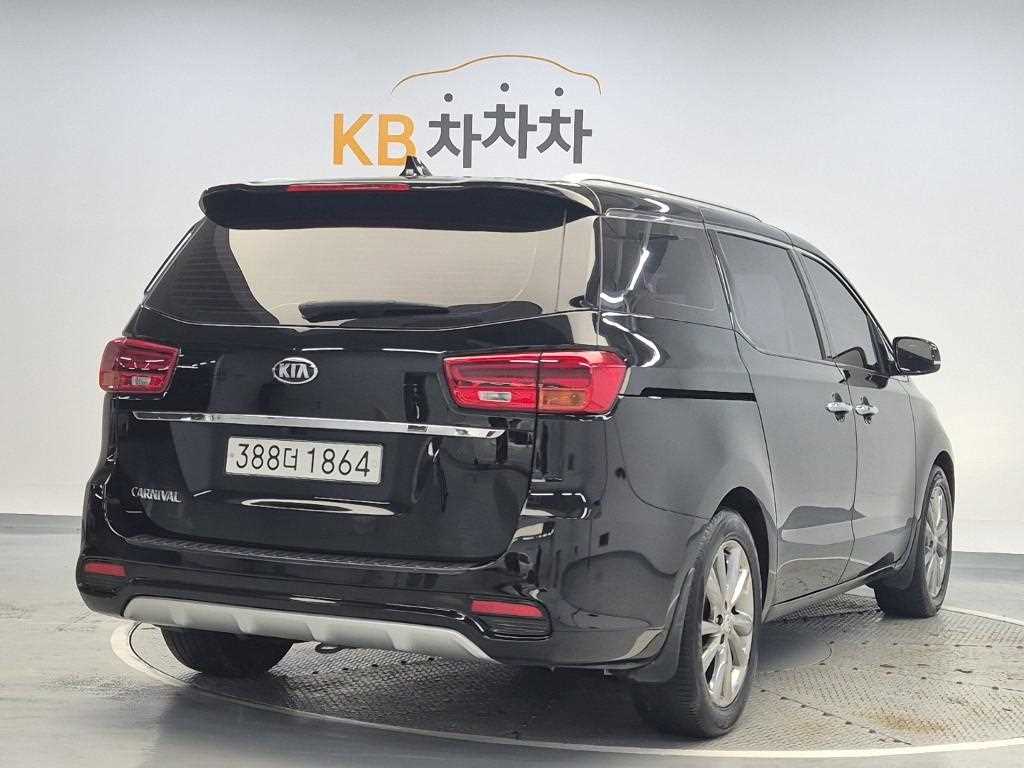 KIA Carnival - Vista 3