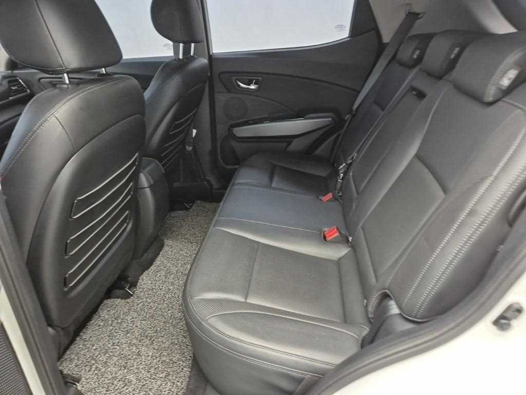 Ssangyong Tivoli - Vista 12