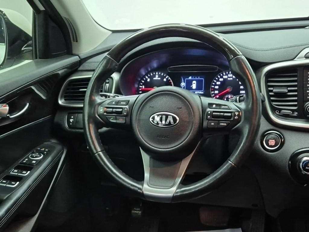 KIA Sorento - Vista 9