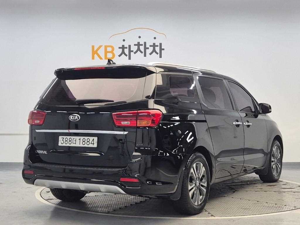 KIA Carnival - Vista 3