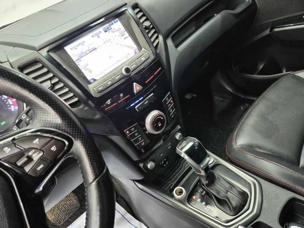 Ssangyong Tivoli - Vista 10