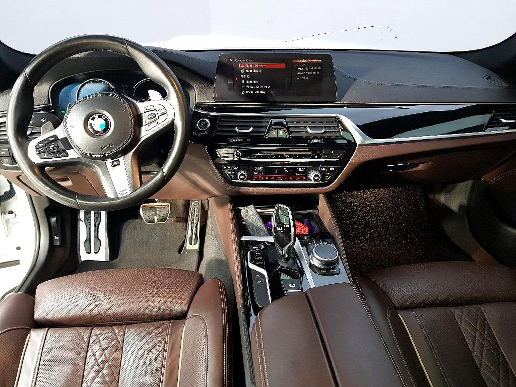 BMW 5 Series - Vista 5
