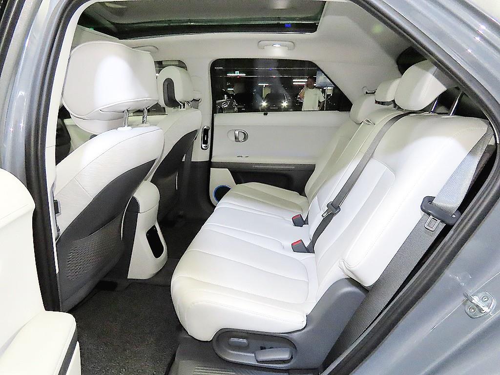 HYUNDAI Ioniq 5 - Vista 7