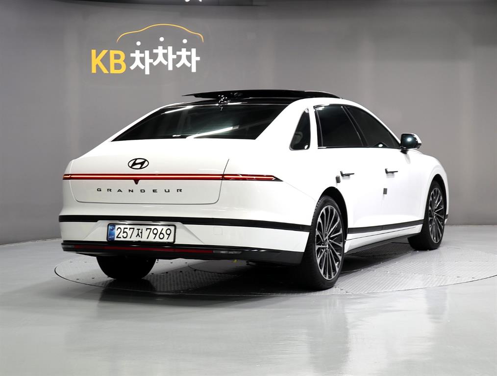 HYUNDAI Grandeur - Vista 3