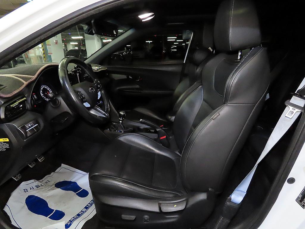 HYUNDAI Veloster - Vista 6