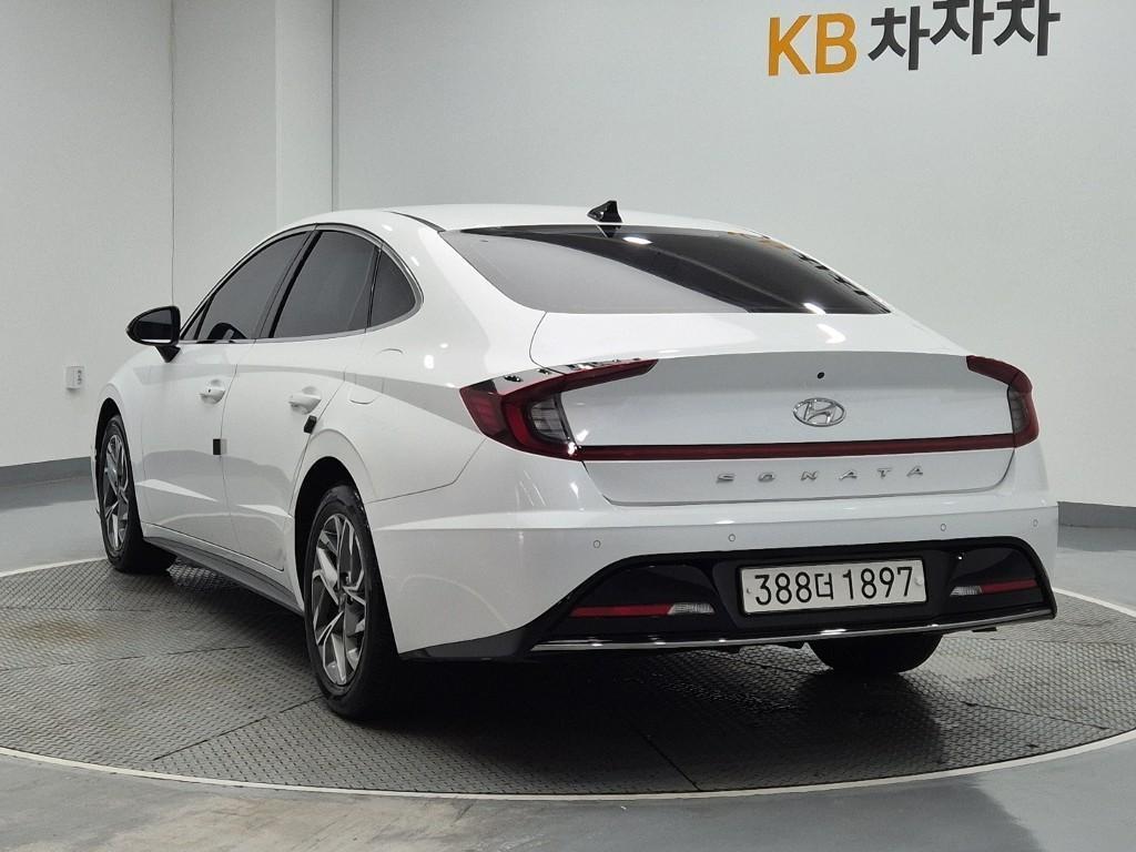 HYUNDAI Sonata - Vista 2