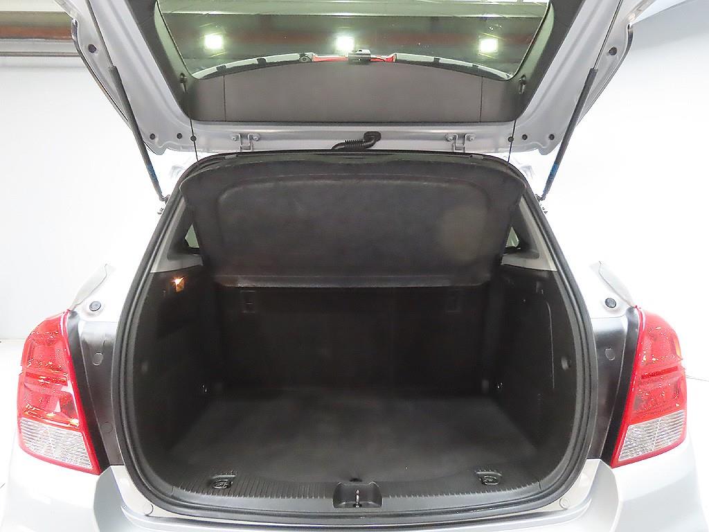 Chevrolet Trax 2017 Plateado - Importación desde Corea - HF Imports Iquique - Foto 10