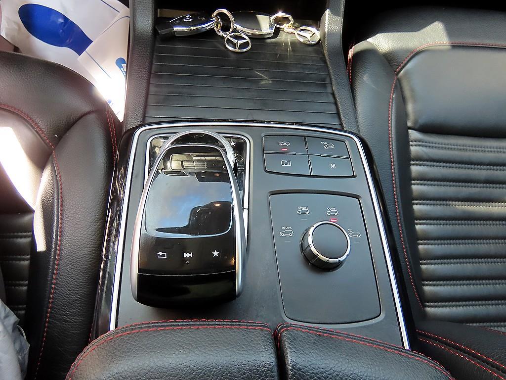 Mercedes Benz GLE Class - Vista 12
