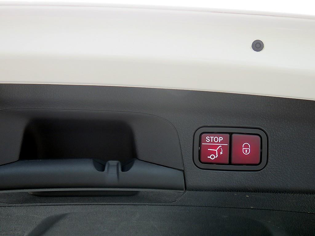 Mercedes Benz GLE Class - Vista 6