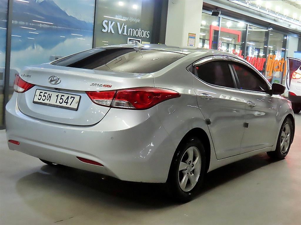 HYUNDAI Avante - Vista 4