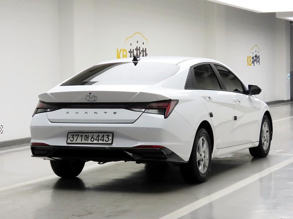 HYUNDAI Avante - Vista 4