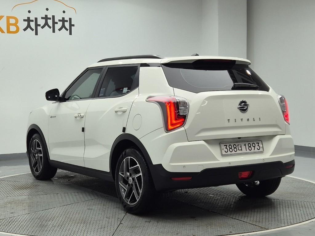 Ssangyong Tivoli - Vista 2