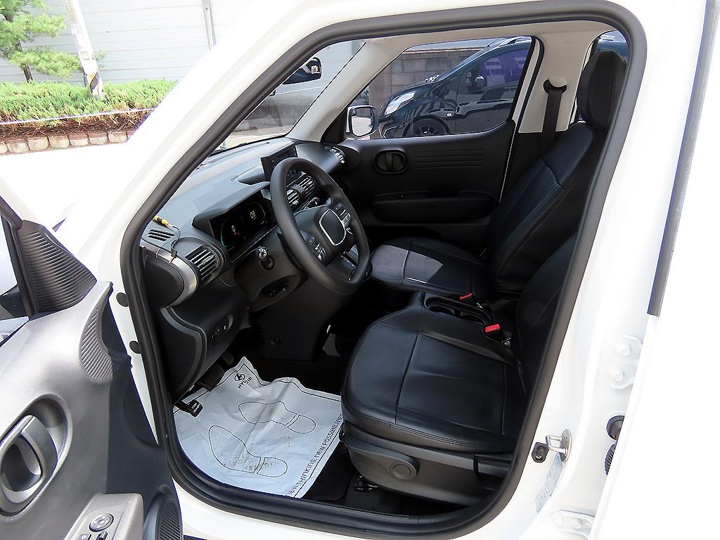 HYUNDAI Casper - Vista 5