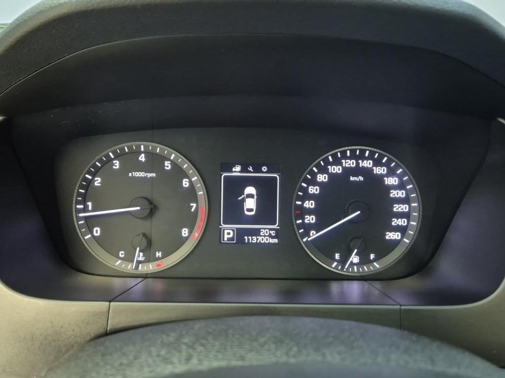 HYUNDAI Sonata - Vista 6