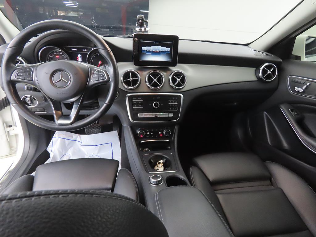 Mercedes Benz GLA Class - Vista 7