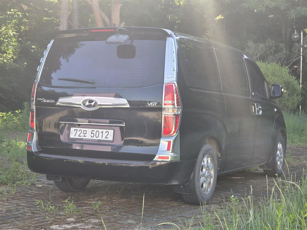 HYUNDAI Starex - Vista 6