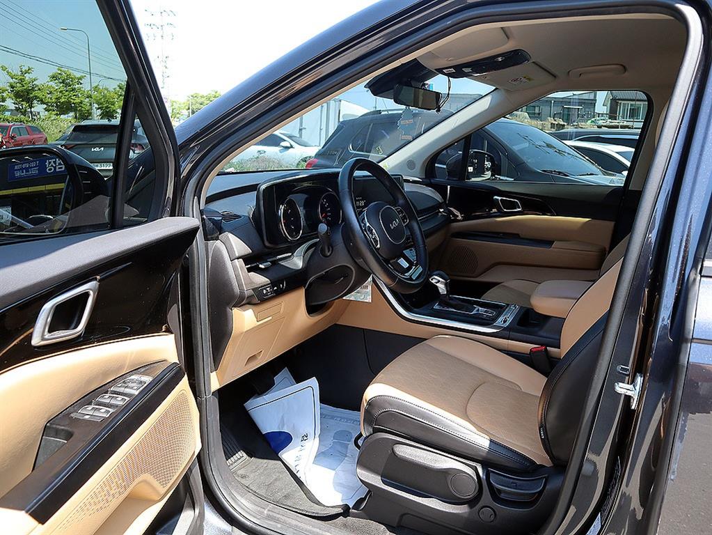 KIA Carnival - Vista 11