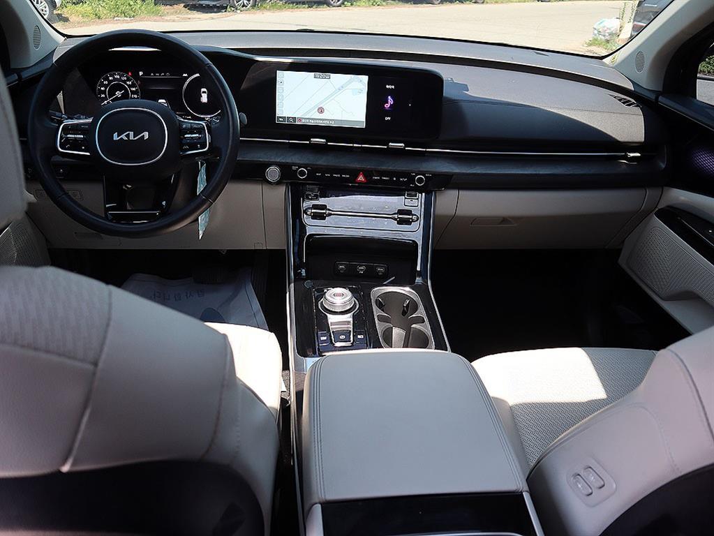 KIA Carnival - Vista 9