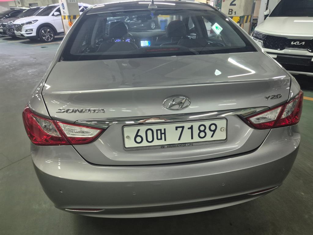 HYUNDAI Sonata - Vista 2
