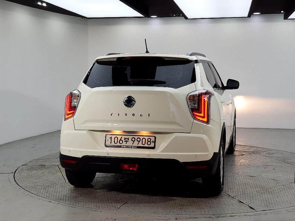 Ssangyong Tivoli - Vista 3