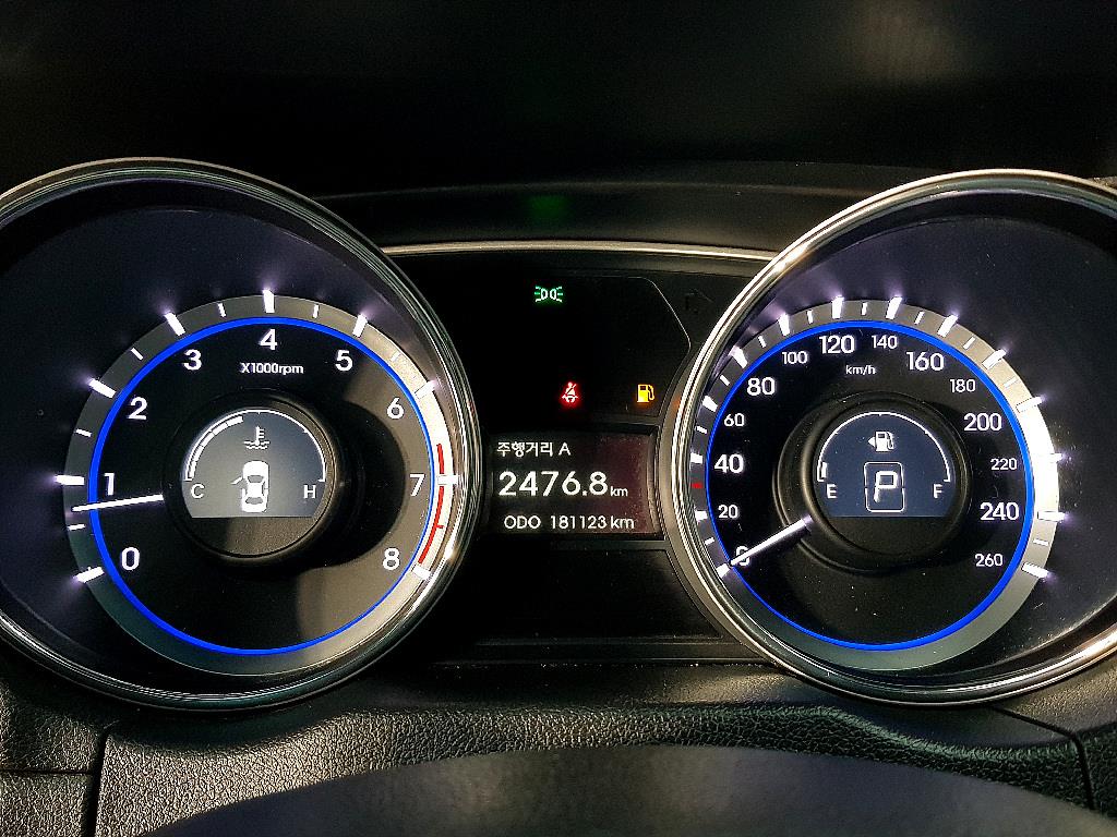 HYUNDAI Sonata - Vista 7