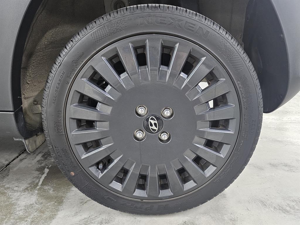 HYUNDAI Casper - Vista 6
