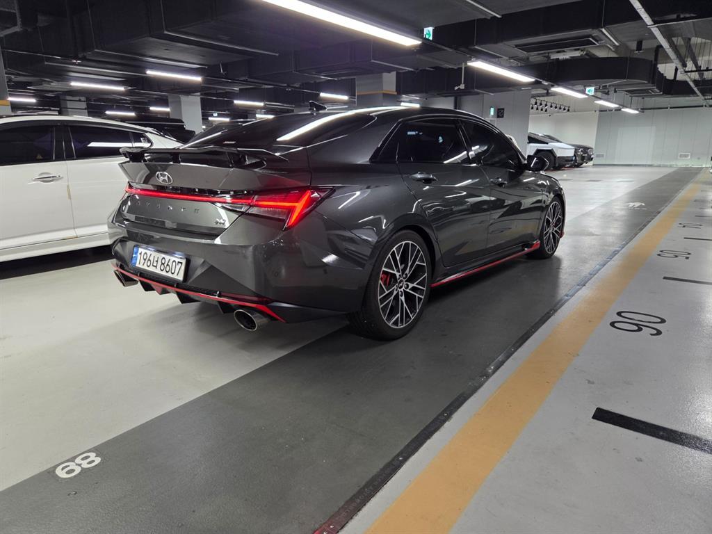 HYUNDAI Avante - Vista 3